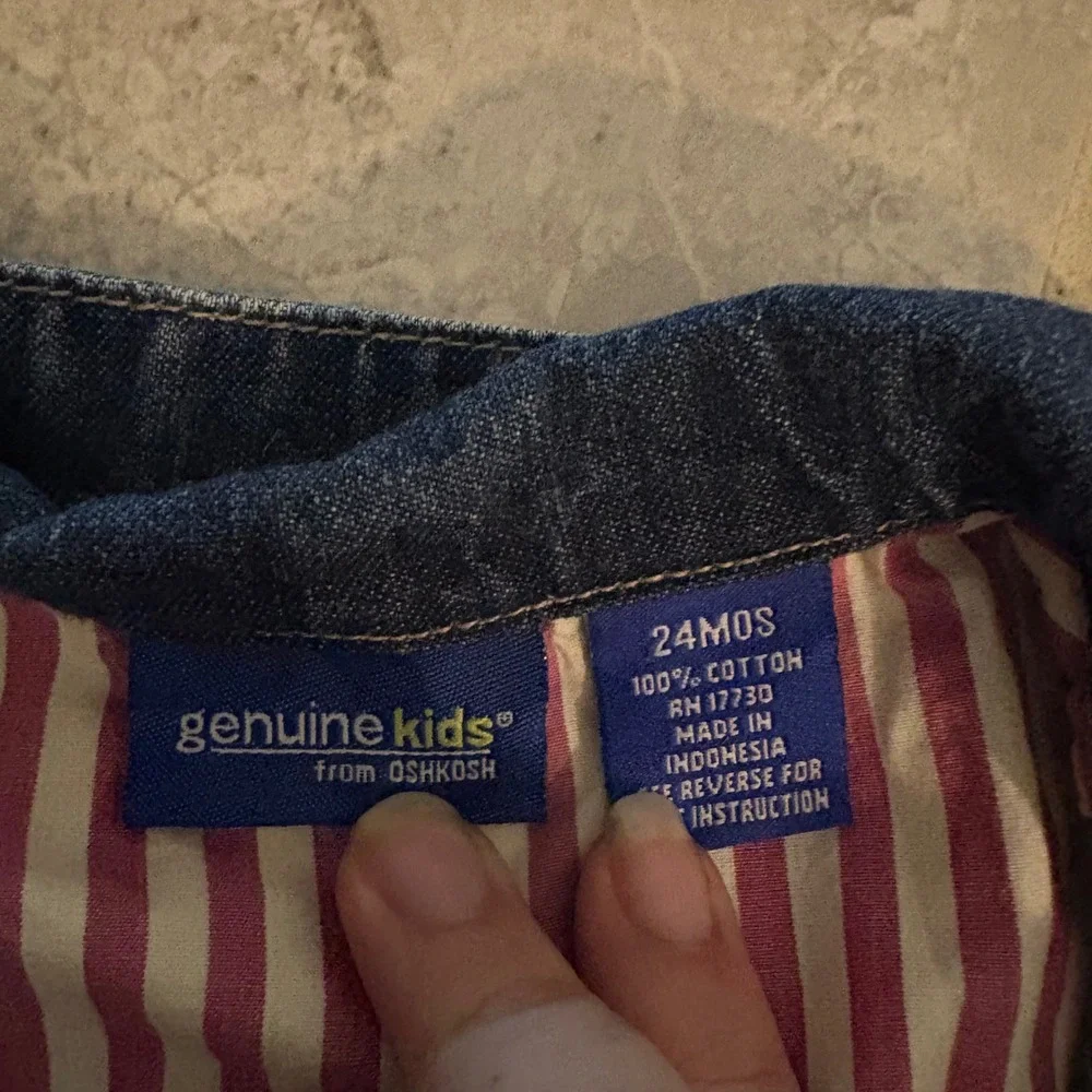 Genuine Kid by Oshkosh Denim Jacket Button Up Pockets Dark Wash‎ (Girls Small)